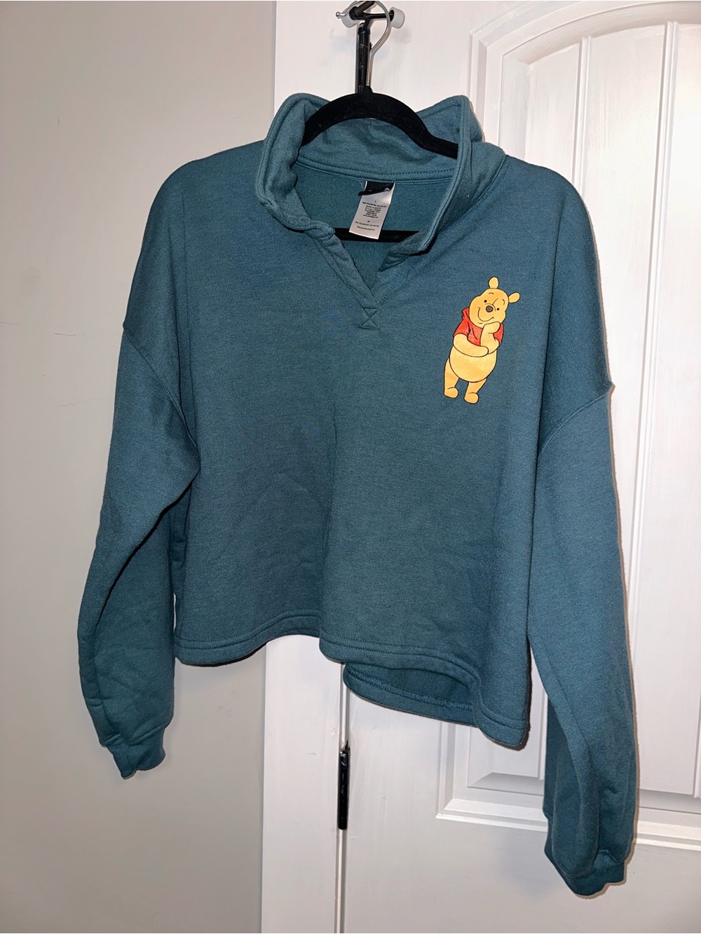 Disney Teal Winnie the Pooh Size Large VNeck Crop Pullover